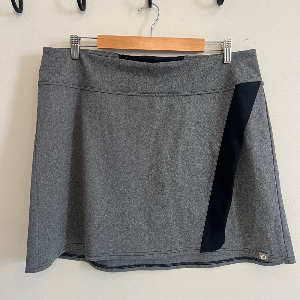 NWT Pearl Izumi Gray and Black Mini Skirt